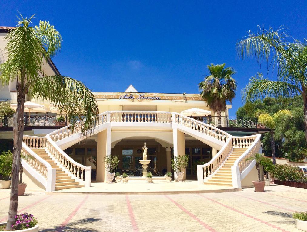 Grand Stella Maris Hotel